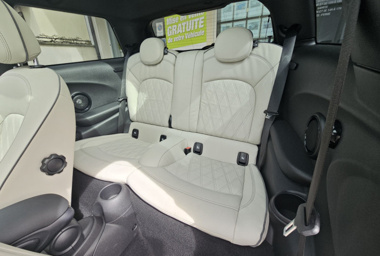 Mini MINI JOHN COOPER WORKS  3 Portes JCW 2.0 i 16V 231 cv Boîte auto