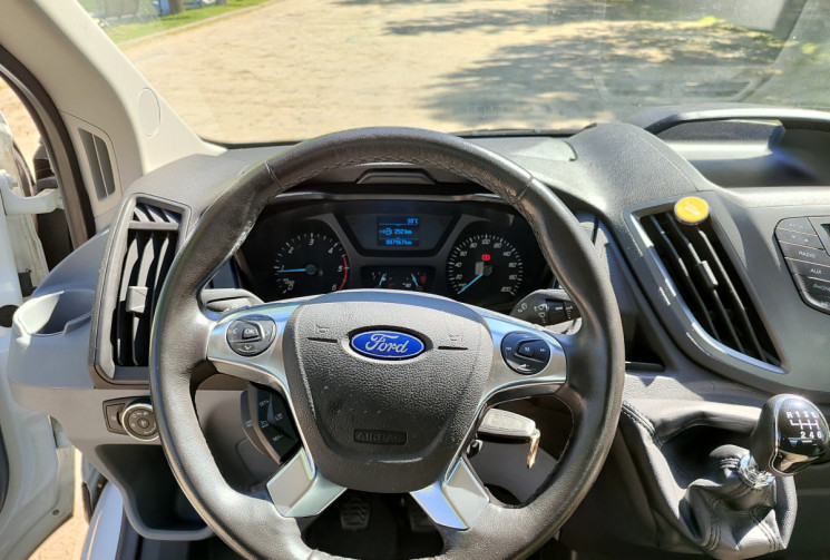 FORD TRANSIT Plateau Fixe/ H1 350 L4 / 2.2 155 cv / 3 Pl