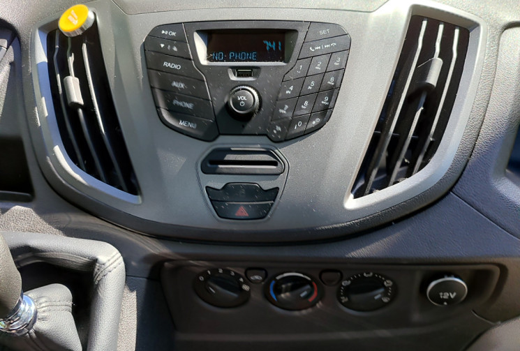 FORD TRANSIT Plateau Fixe/ H1 350 L4 / 2.2 155 cv / 3 Pl