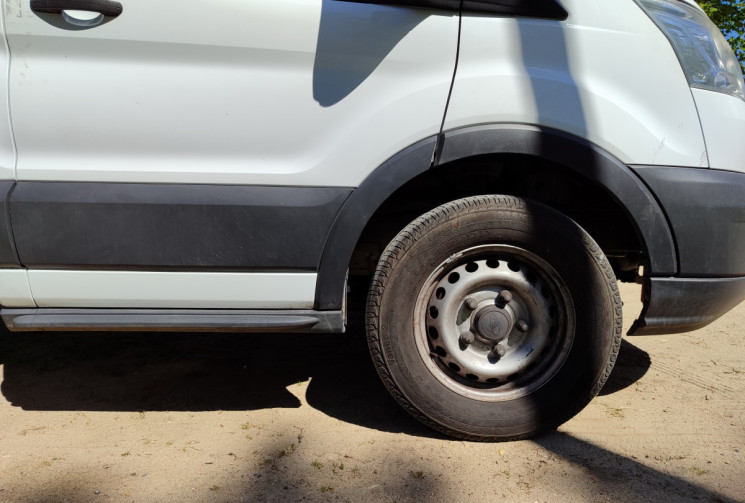 FORD TRANSIT Plateau Fixe/ H1 350 L4 / 2.2 155 cv / 3 Pl