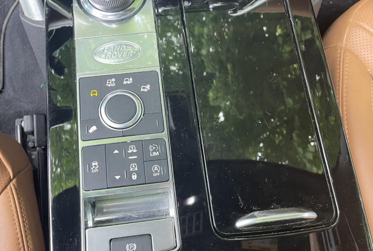 Land-Rover Discovery  2.0 TD4 4WD HSE LUXURY 7 PLACES 180 SUIVI COMPLET LAND ROVER