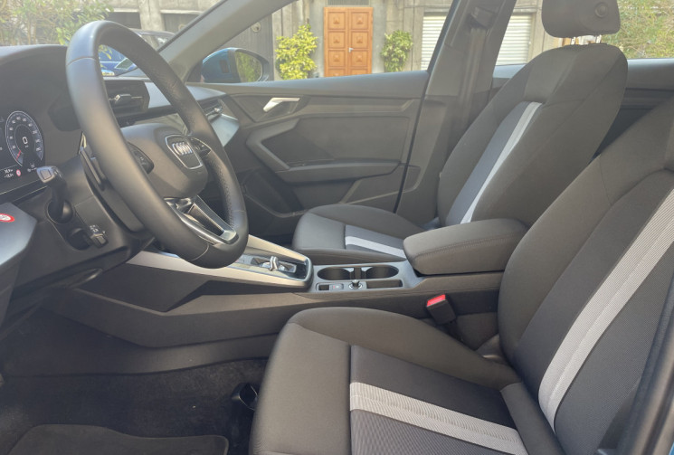 AUDI A3 SPORTBACK ADVANCED 40 TFSI QUATTRO BVA 190  FAIBLE KILOMETRAGE 1ere main 