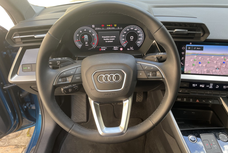 AUDI A3 SPORTBACK ADVANCED 40 TFSI QUATTRO BVA 190  FAIBLE KILOMETRAGE 1ere main 