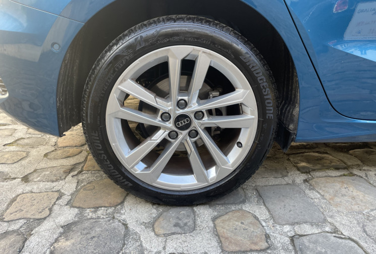 AUDI A3 SPORTBACK ADVANCED 40 TFSI QUATTRO BVA 190  FAIBLE KILOMETRAGE 1ere main 