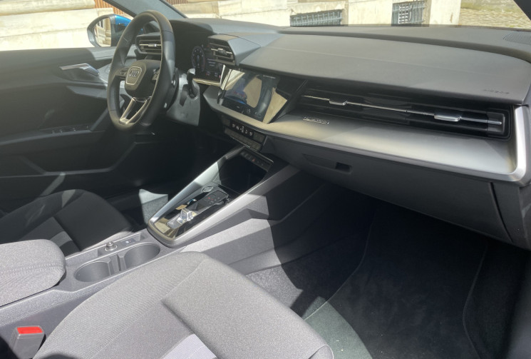 AUDI A3 SPORTBACK ADVANCED 40 TFSI QUATTRO BVA 190  FAIBLE KILOMETRAGE 1ere main 