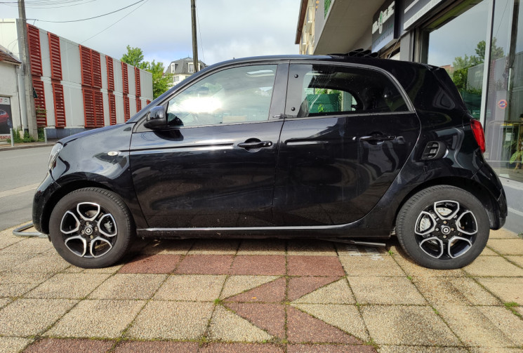 SMART FORFOUR 2 (453) 1.0 i passion 71 cv + Toit ouvrant + siège chauffant