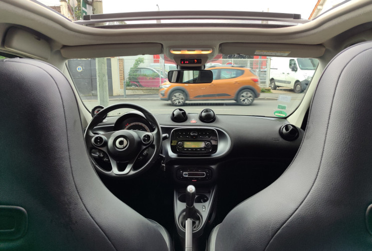 SMART FORFOUR 2 (453) 1.0 i passion 71 cv + Toit ouvrant + siège chauffant