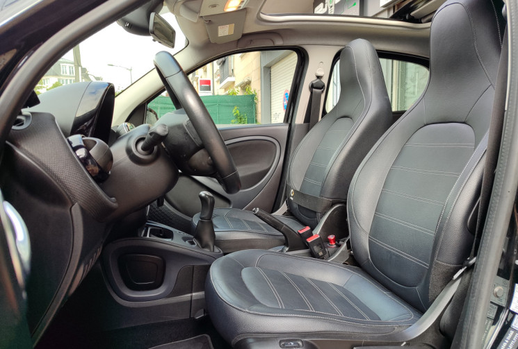 SMART FORFOUR 2 (453) 1.0 i passion 71 cv + Toit ouvrant + siège chauffant