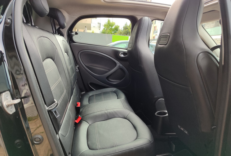 SMART FORFOUR 2 (453) 1.0 i passion 71 cv + Toit ouvrant + siège chauffant