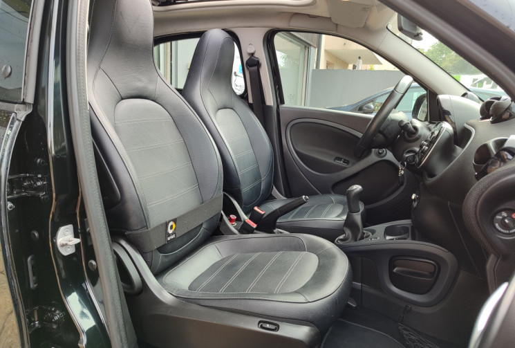 SMART FORFOUR 2 (453) 1.0 i passion 71 cv + Toit ouvrant + siège chauffant
