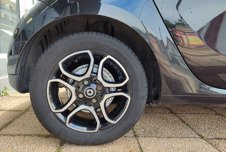 SMART FORFOUR 2 (453) 1.0 i passion 71 cv + Toit ouvrant + siège chauffant