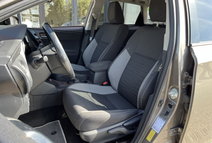 TOYOTA AURIS TECHNOLINE 136H 98 VVT-i / suivi d'entretien / deux clés