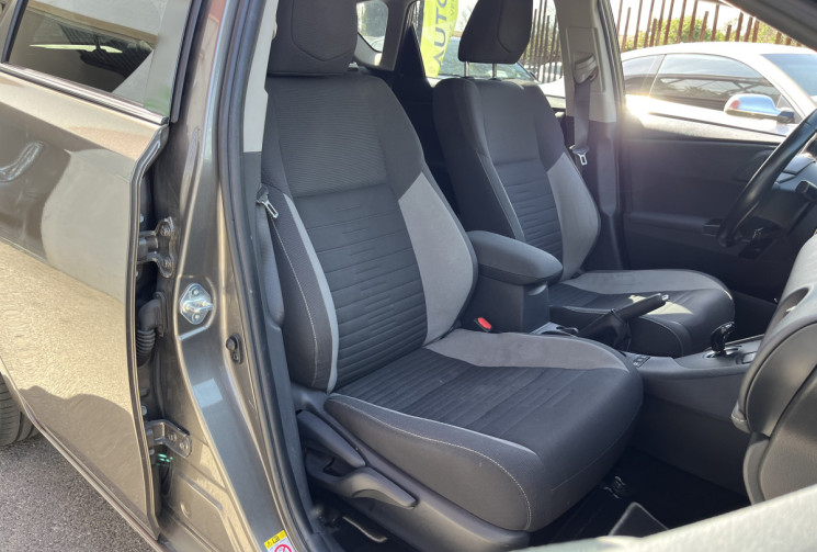 TOYOTA AURIS TECHNOLINE 136H 98 VVT-i / suivi d'entretien / deux clés