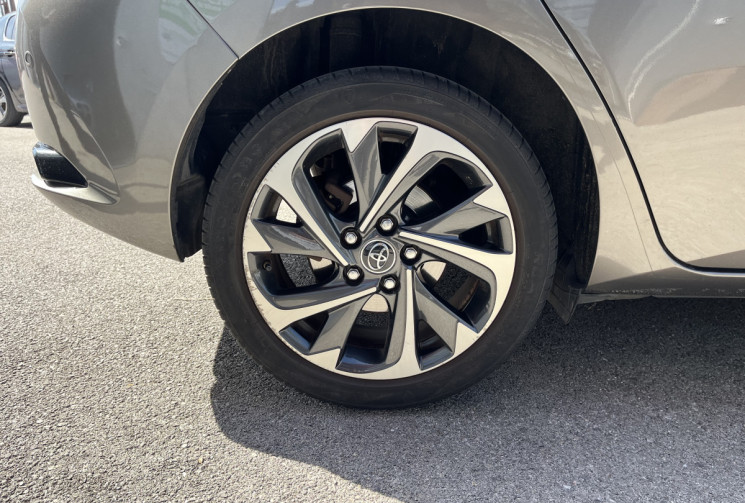 TOYOTA AURIS TECHNOLINE 136H 98 VVT-i / suivi d'entretien / deux clés