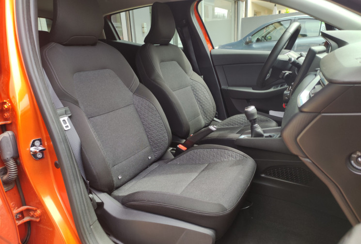 RENAULT CLIO V / 1.0 TCe ZEN 100 cv + Suivi RENAULT