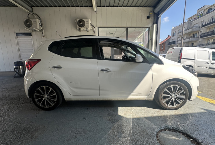 Hyundai ix20 1.6 CRDI 115 toit ouvrant 