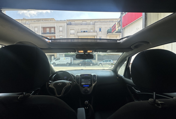 Hyundai ix20 1.6 CRDI 115 toit ouvrant 