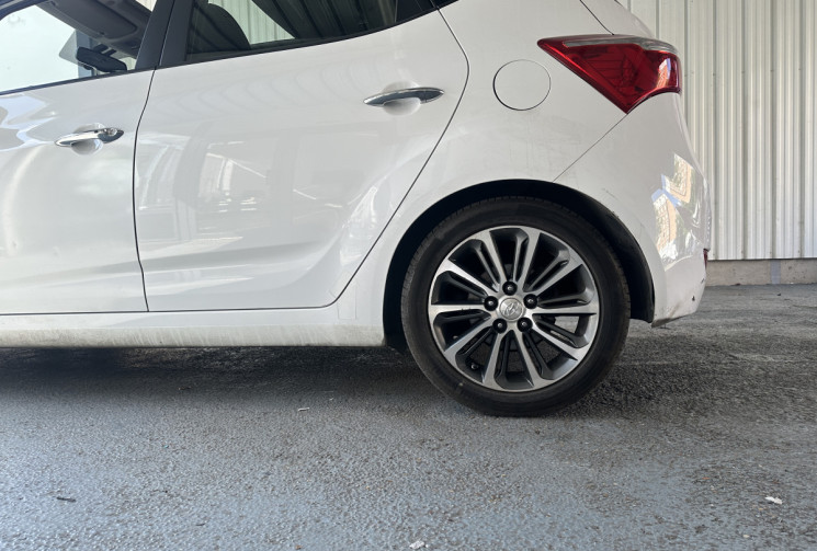 Hyundai ix20 1.6 CRDI 115 toit ouvrant 