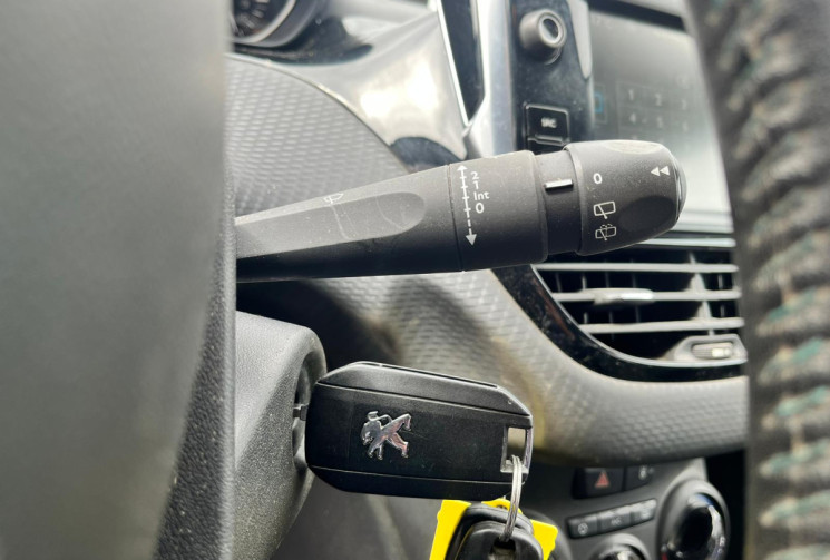 Peugeot 2008 1.2 PURETECH S&S 110 CV URBAN CROSS
