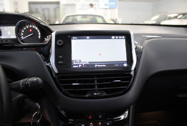 PEUGEOT 2008 1.2 CROSSWAY 110 EAT6 Boite automatique