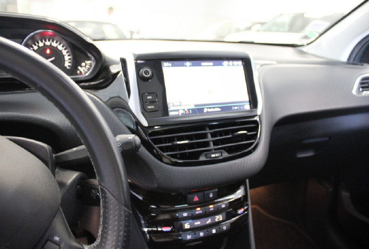 PEUGEOT 2008 1.2 CROSSWAY 110 EAT6 Boite automatique