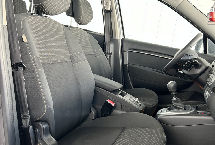 RENAULT SCENIC 1.9 DCi 130