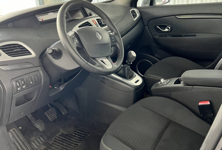RENAULT SCENIC 1.9 DCi 130