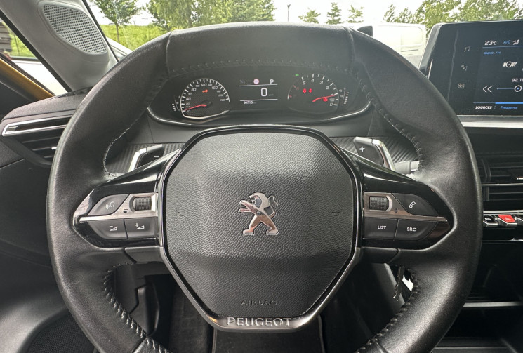 PEUGEOT 208 II 1.2 PureTech 100 cv Boîte auto / Véhicule école