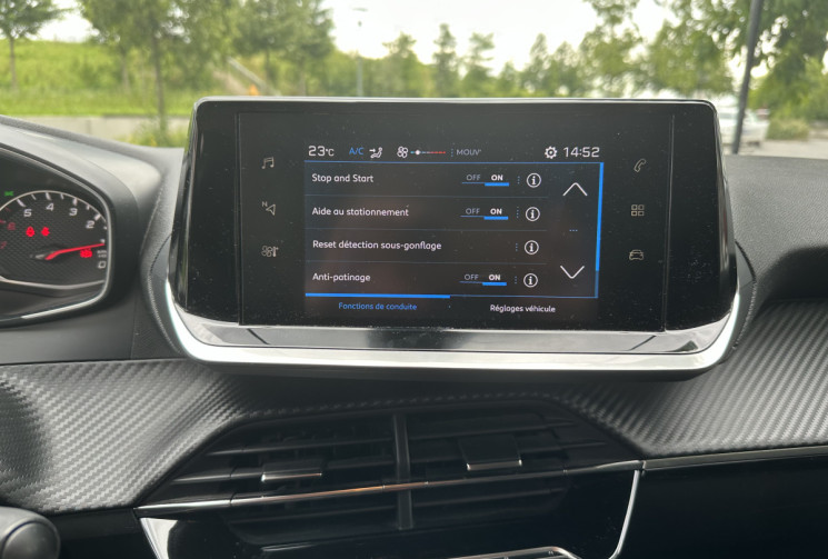 PEUGEOT 208 II 1.2 PureTech 100 cv Boîte auto / Véhicule école
