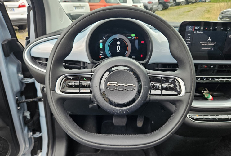 FIAT 500C E II 42KWH 118 ICONE 1°M