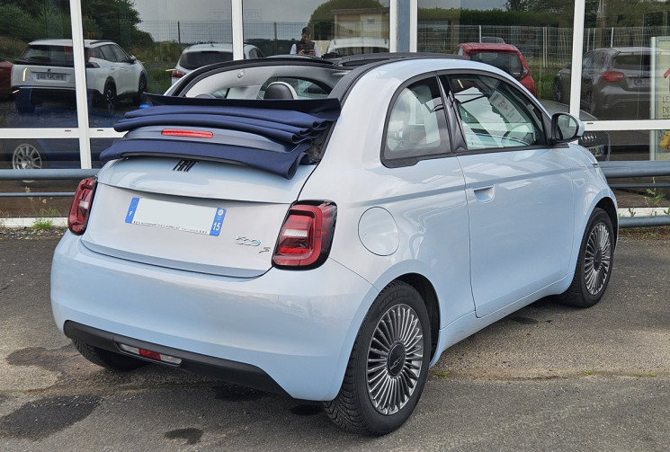 FIAT 500C E II 42KWH 118 ICONE 1°M