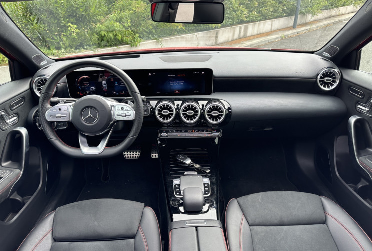 MERCEDES CLASSE A 200 163ch AMG Line 7G-DCT Toit Ouv / Sièges Elec / Caméra 360 / Burnmester