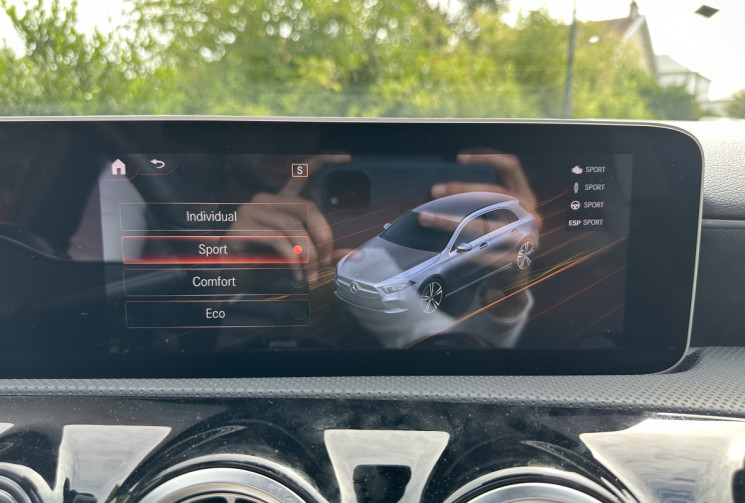 MERCEDES CLASSE A 200 163ch AMG Line 7G-DCT Toit Ouv / Sièges Elec / Caméra 360 / Burnmester