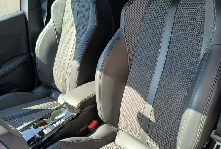 PEUGEOT 2008 e-2008 100 kw 136 ch GT  Charge rapide