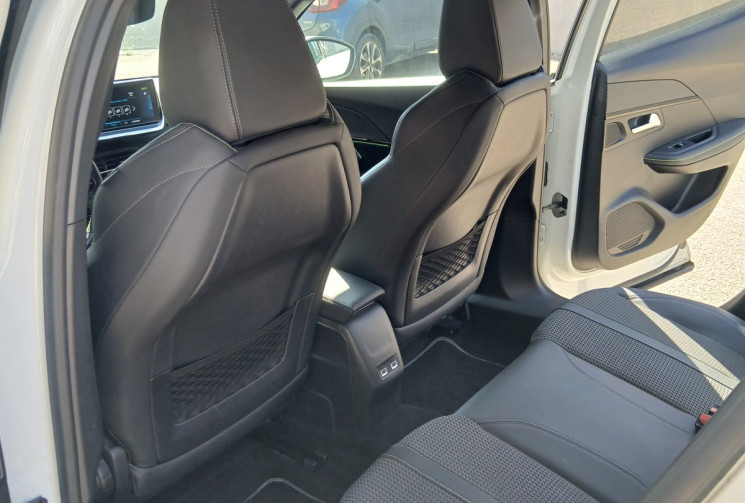 PEUGEOT 2008 e-2008 100 kw 136 ch GT  Charge rapide