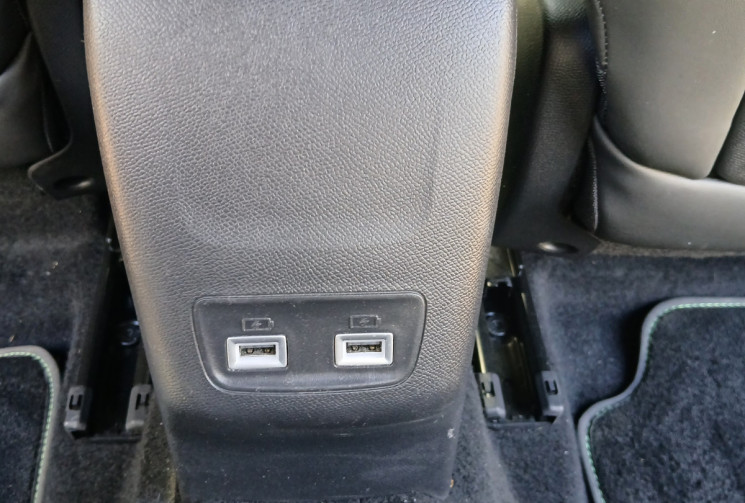 PEUGEOT 2008 e-2008 100 kw 136 ch GT  Charge rapide