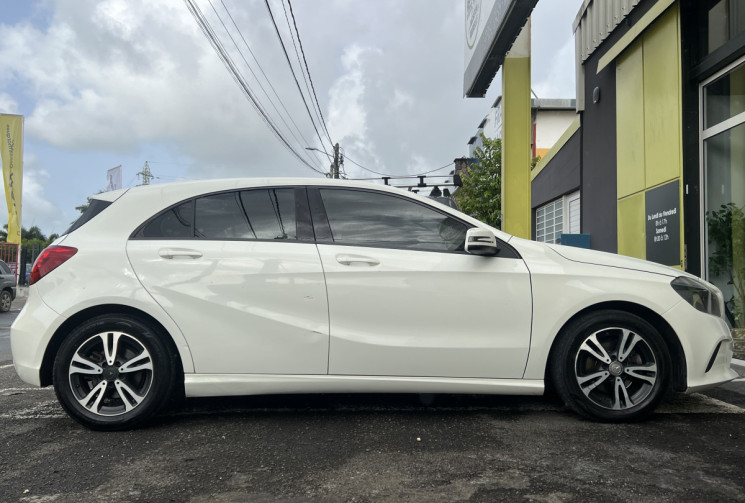 Mercedes Classe A Phase 2 160 d Intuition 1.5 d 8V 7G-DCT 90 cv Boîte automatique