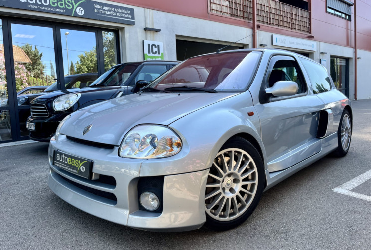 RENAULT CLIO 2 ph1 3.0 V6 225cv Rare / Renault Sport