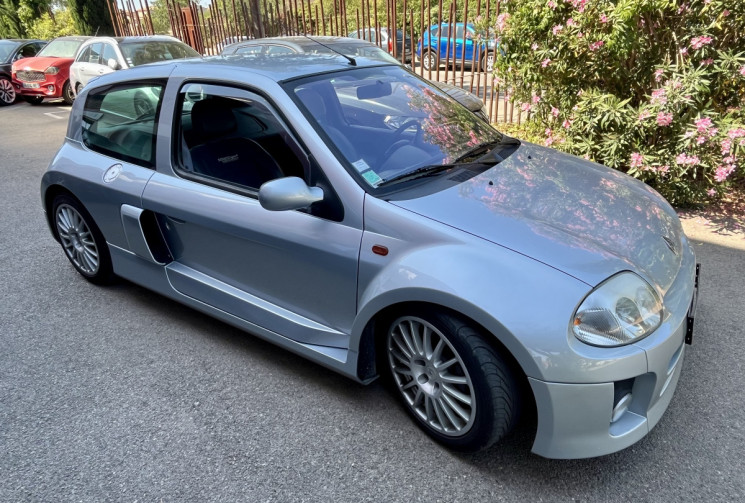 RENAULT CLIO 2 ph1 3.0 V6 225cv Rare / Renault Sport