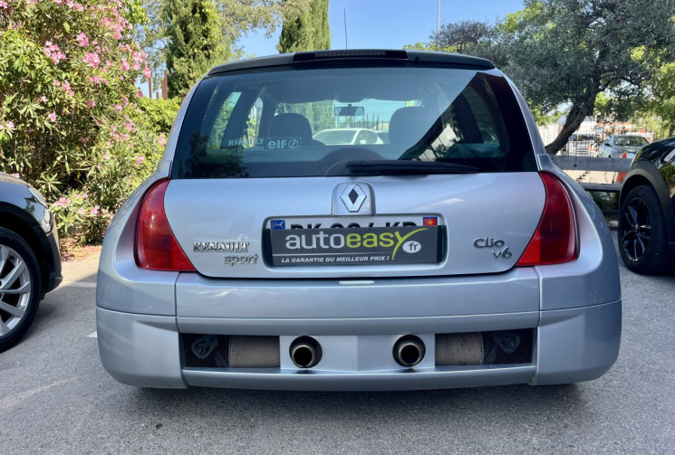 RENAULT CLIO 2 ph1 3.0 V6 225cv Rare / Renault Sport