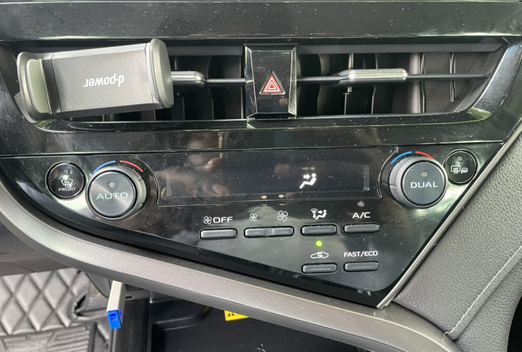 Toyota Camry 2.5 VVT-I 16V HYBRID DESIGN 218 / TVA RECUPERABLE