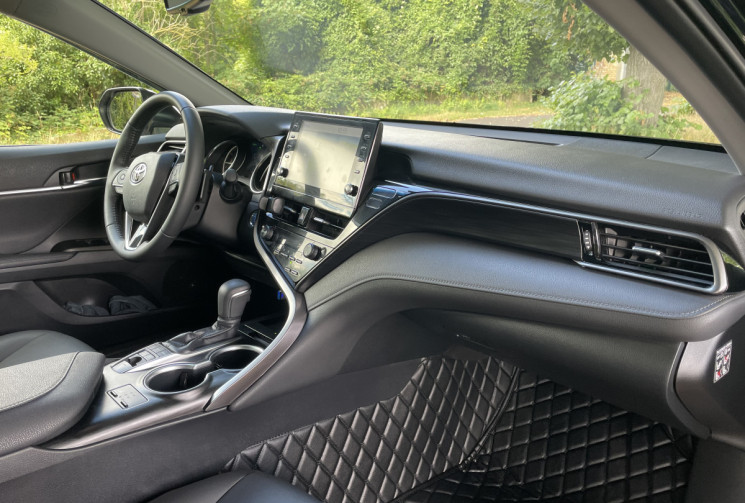 Toyota Camry 2.5 VVT-I 16V HYBRID DESIGN 218 / TVA RECUPERABLE