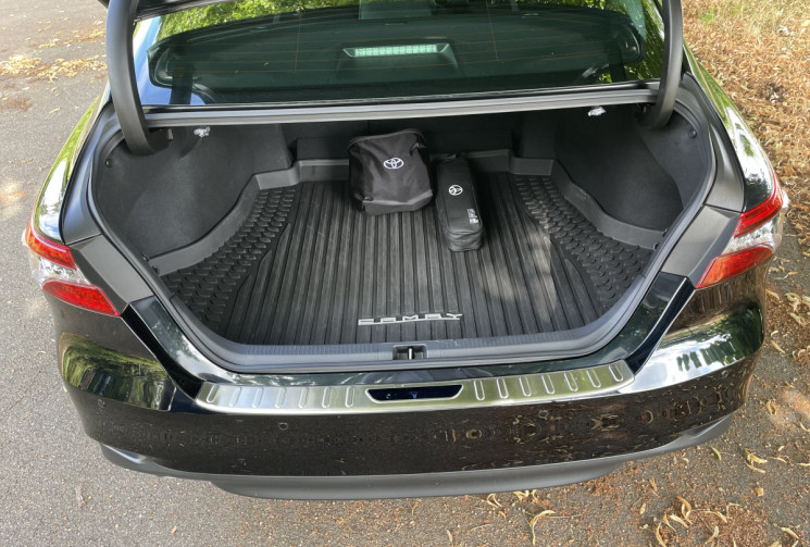 Toyota Camry 2.5 VVT-I 16V HYBRID DESIGN 218 / TVA RECUPERABLE