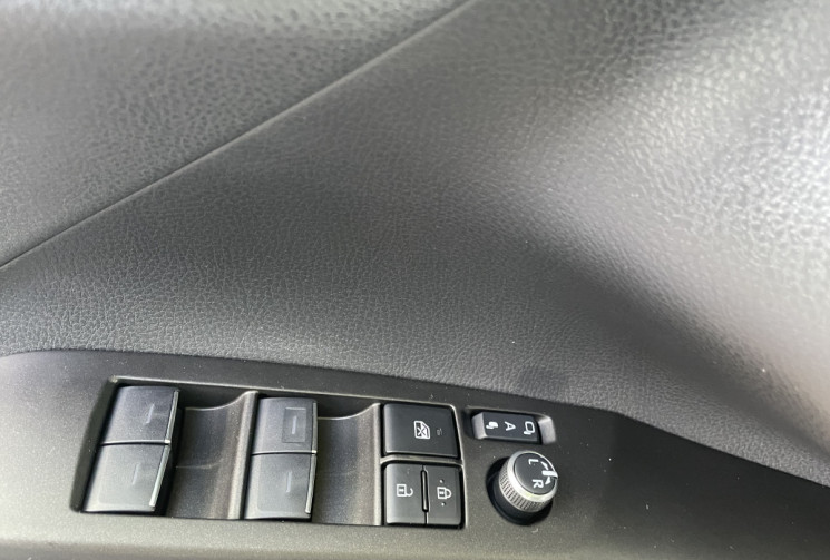 TOYOTA Camry 2.5 VVT-I 16V HYBRID DESIGN 218