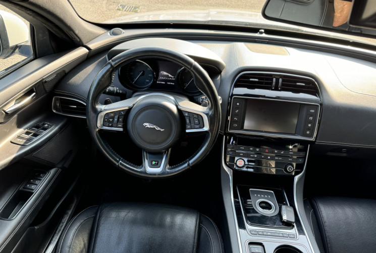 JAGUAR XE 2.0D 180 R-Sport BVA8