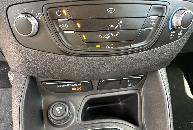 Ford Tourneo Courier 1.5 TDCI 75 CH COMBI COURT