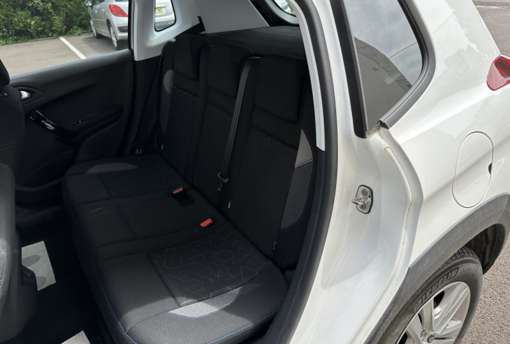 PEUGEOT 2008 1.5 BLUE HDI 100 CH SIGNATURE BVM5