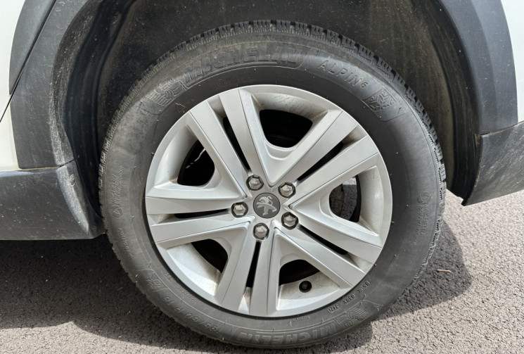 PEUGEOT 2008 1.5 BLUE HDI 100 CH SIGNATURE BVM5