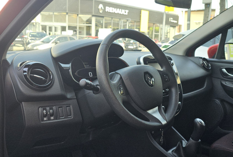 RENAULT CLIO 1.2 16v 75 ch Trend DISTRIBUTION 04/2024 4 PNEUS NEUFS SUIVI RENAULT 