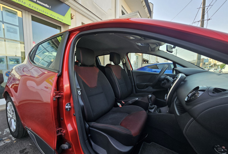 RENAULT CLIO 1.2 16v 75 ch Trend DISTRIBUTION 04/2024 4 PNEUS NEUFS SUIVI RENAULT 